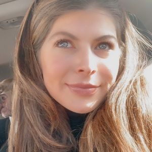 Meet your Posher, Elizabeth